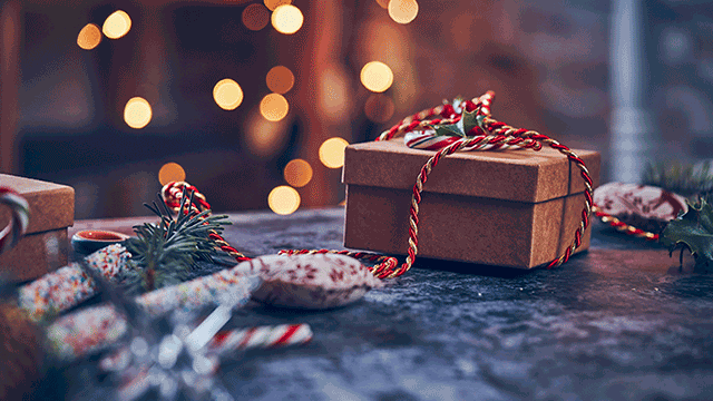 Julklappar till anställda och den tillfälliga utökade skattefriheten för gåvor - att tänka på som arbetsgivare