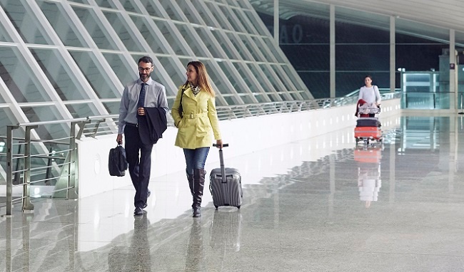 Man och kvinna reser