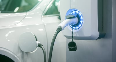 Tillfällig skattefrihet för förmån av elbilsladdning på jobbet