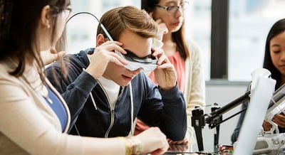 Visste du att var tredje anställd under 30 år funderar på att byta jobb?