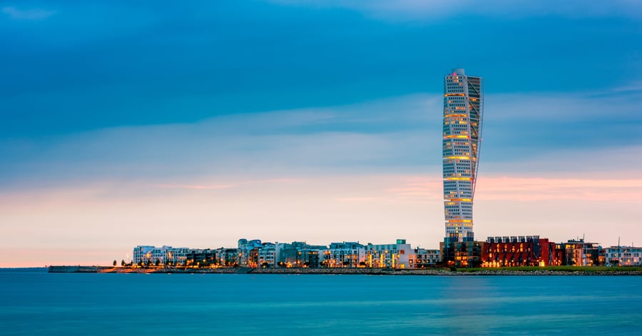 Malmö och Turning Torso sett från vattnet