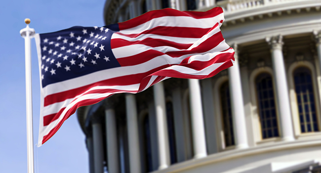 USA:s flagga och Capitolium