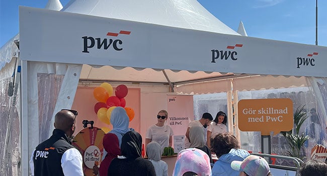 PwC:s tält på Järvaveckan 2025