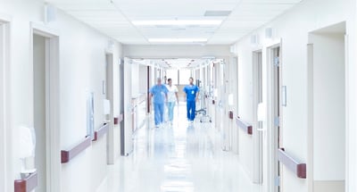 Momsundantag för social omsorg och vård kan tillämpas i flera led