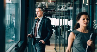 Svenska företag tyngs av skattehantering medan AI-teknik är outnyttjad