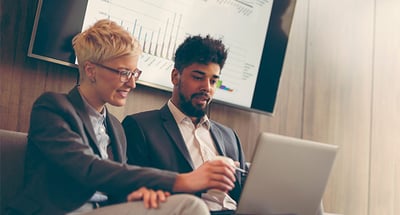 Rådgivare_ser_över_finansiering